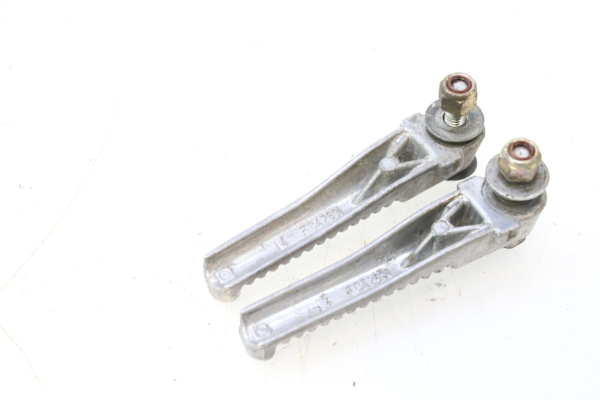 photo de PAR DE APOIOS DE PÉ TRASEIROS PEUGEOT SPEEDFIGHT 2 AC 50 (2000 - 2009) - Zoom do estado de desgaste