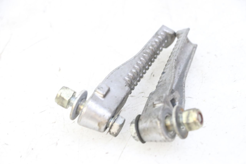 photo de PAR DE APOIOS DE PÉ TRASEIROS PEUGEOT SPEEDFIGHT 2 LC 50 (2000 - 2009) - Outro ângulo de visão