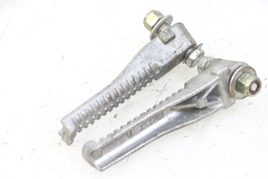 photo de PAR DE APOIOS DE PÉ TRASEIROS PEUGEOT SPEEDFIGHT 2 LC 50 (2000 - 2009) - Ampliação técnica