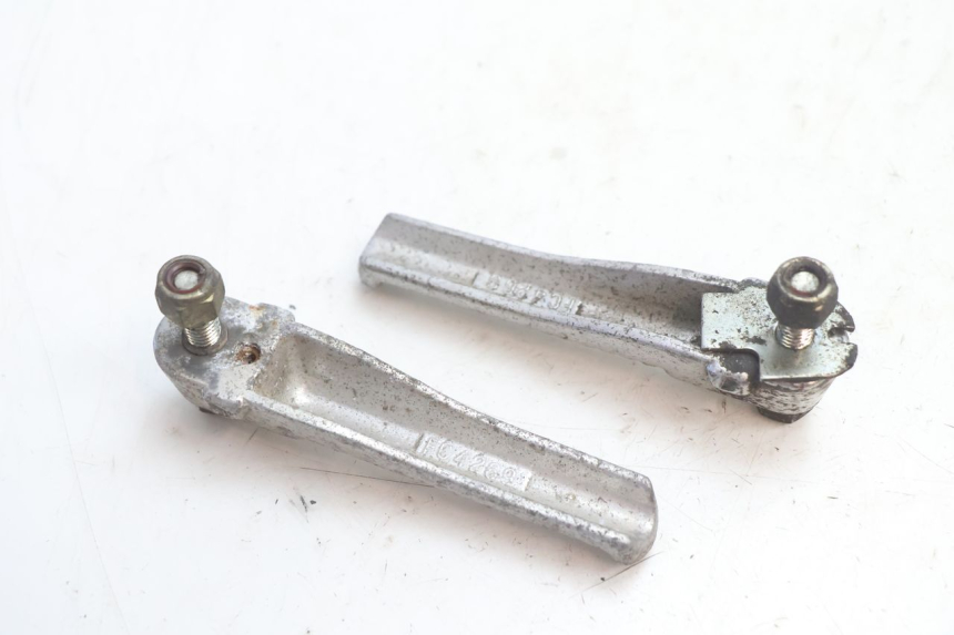 photo de PAR DE APOIOS DE PÉ TRASEIROS PEUGEOT SPEEDFIGHT LC 50 (1996 - 2002) - Outro ângulo de visão