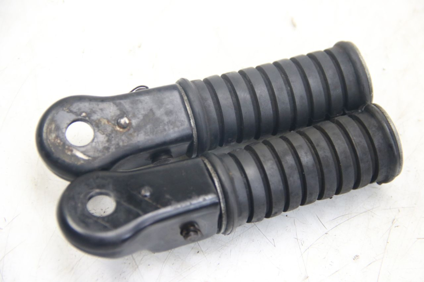 photo de PAR DE APOIOS DE PÉ TRASEIROS YAMAHA SR 125 (1982 - 2003) - Outro ângulo de visão