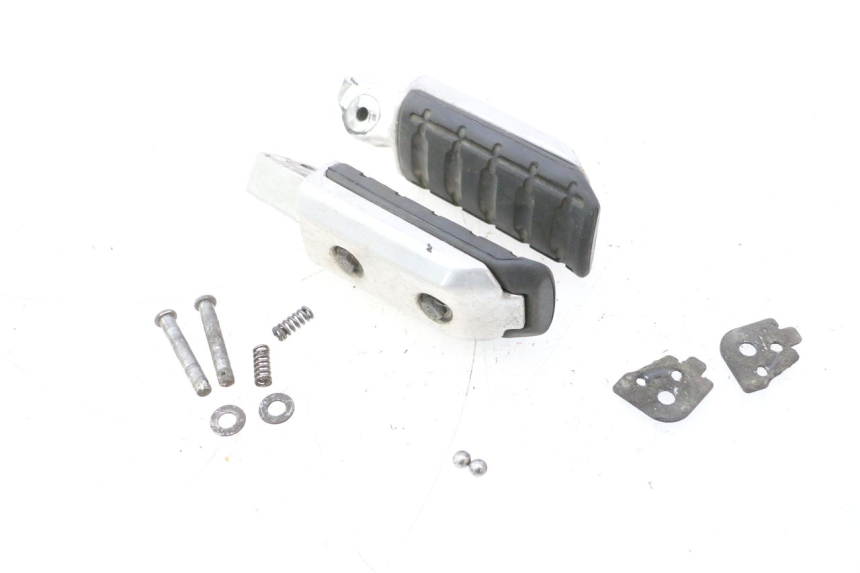 photo de PAR DE APOIOS DE PÉ TRASEIROS HONDA ST PAN EUROPEAN 1100 (1990 - 2002) - Detalhe da peça