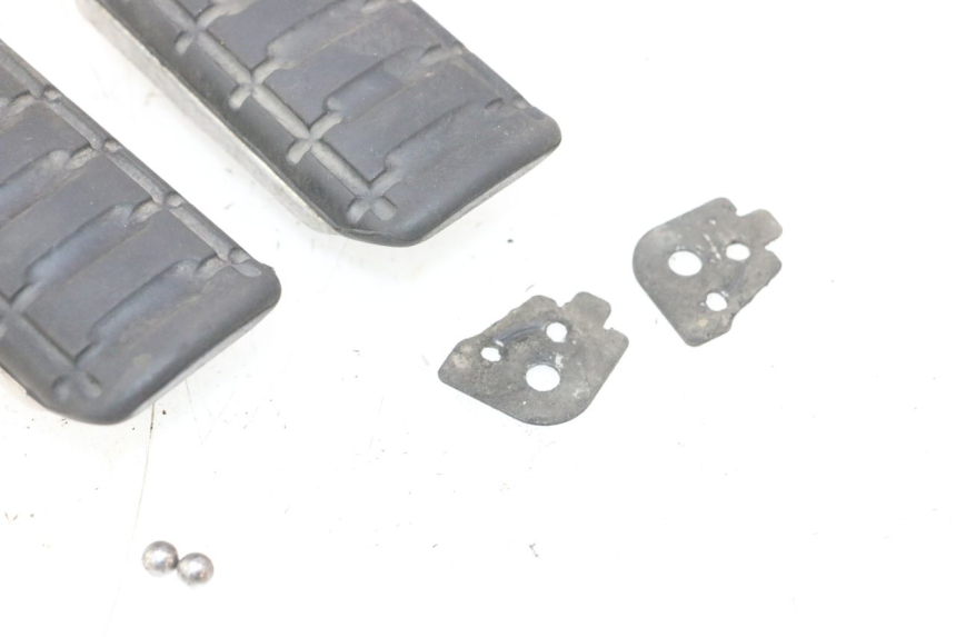 photo de PAR DE APOIOS DE PÉ TRASEIROS HONDA ST PAN EUROPEAN 1100 (1990 - 2002) - Pontos de fixação