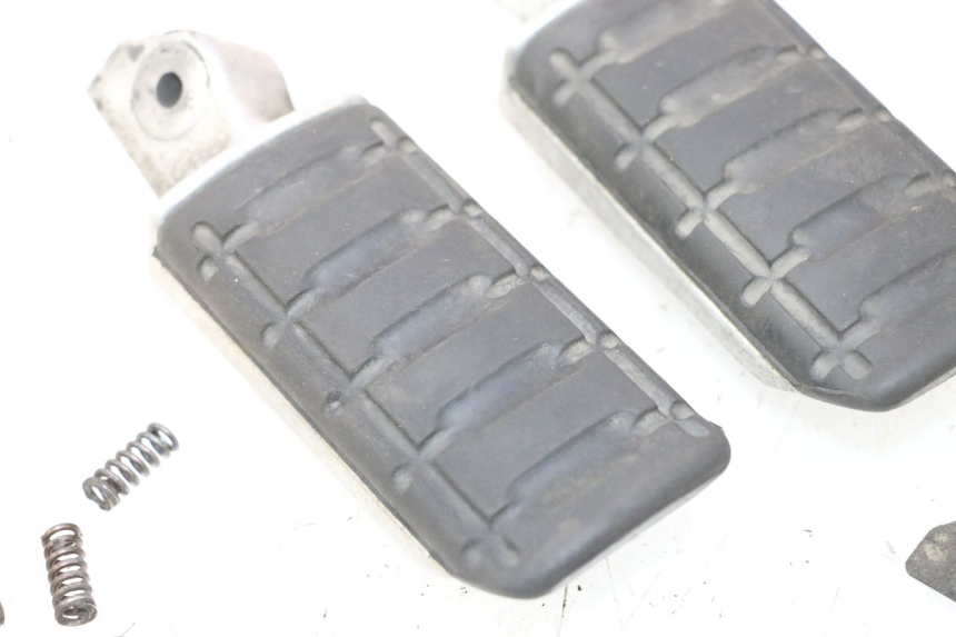photo de PAR DE APOIOS DE PÉ TRASEIROS HONDA ST PAN EUROPEAN 1100 (1990 - 2002) - Peça verificada