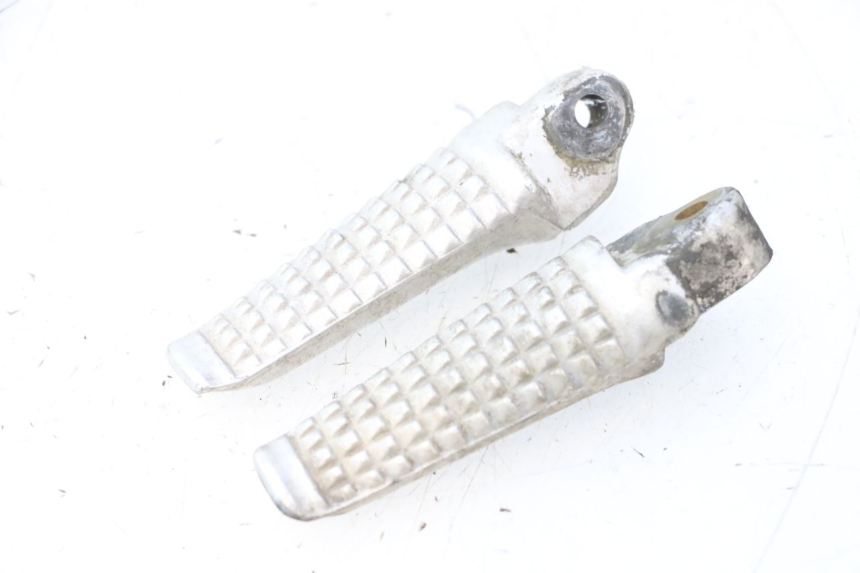 photo de PAR DE APOIOS DE PÉ TRASEIROS SUZUKI SV S 650 (2003 - 2009) - Pontos de fixação