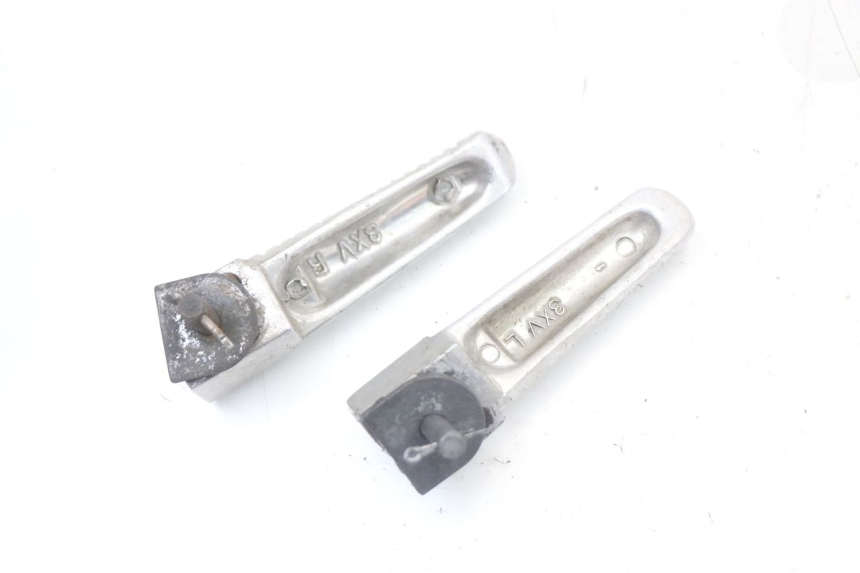 photo de PAR DE APOIOS DE PÉ TRASEIROS YAMAHA TDR DELTABOX 125 (1997 - 2003) - Outro ângulo de visão