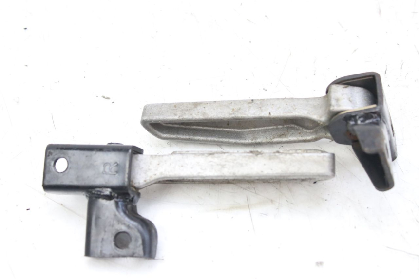 photo de PAR DE APOIOS DE PÉ TRASEIROS PEUGEOT TWEET 4T 50 (2010 - 2014) - Outro ângulo de visão