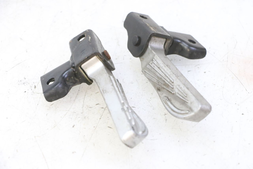 photo de PAR DE APOIOS DE PÉ TRASEIROS PEUGEOT TWEET 4T 50 (2018 - 2022) - Pontos de fixação