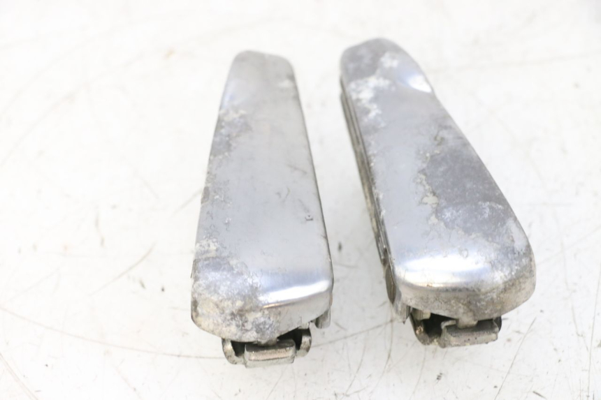 photo de PAR DE APOIOS DE PÉ TRASEIROS PIAGGIO VESPA GTS SUPER IE 125 (2009 - 2016) - Ampliação técnica