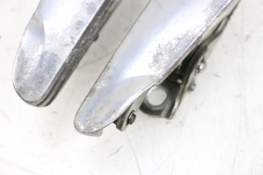 photo de PAR DE APOIOS DE PÉ TRASEIROS PIAGGIO VESPA GTS SUPER IE 125 (2009 - 2016) - Pontos de fixação