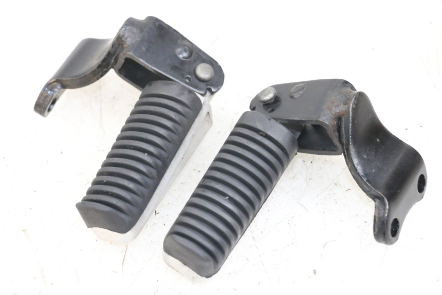 photo de PAR DE APOIOS DE PÉ TRASEIROS YAMAHA X-MAX XMAX 250 (2006 - 2009) - Detalhe da peça