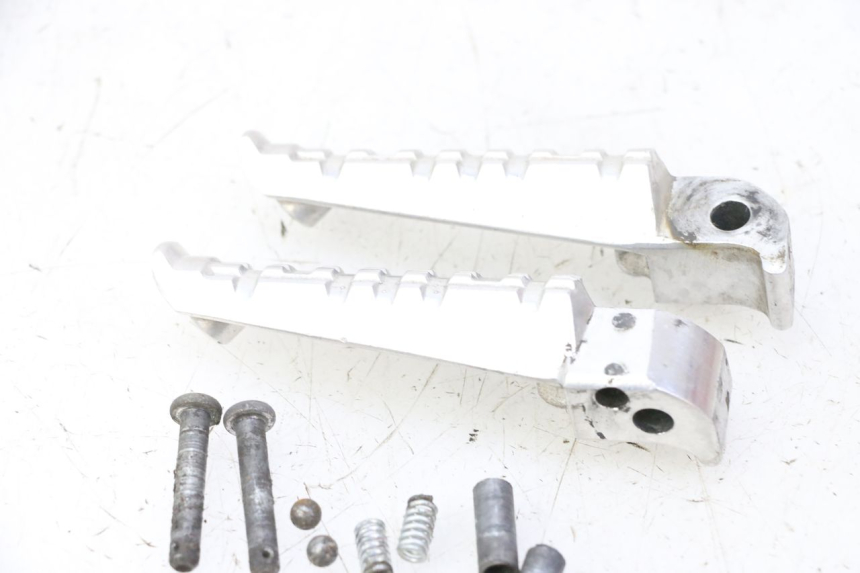 photo de PAR DE APOIOS DE PÉ TRASEIROS YAMAHA X-MAX XMAX 125 (2010 - 2013) - Ampliação técnica