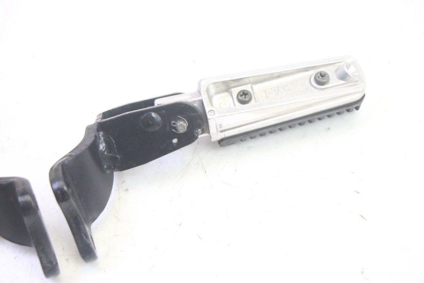 photo de PAR DE APOIOS DE PÉ TRASEIROS YAMAHA XMAX X-MAX 125 (2006 - 2009) - Detalhes característicos