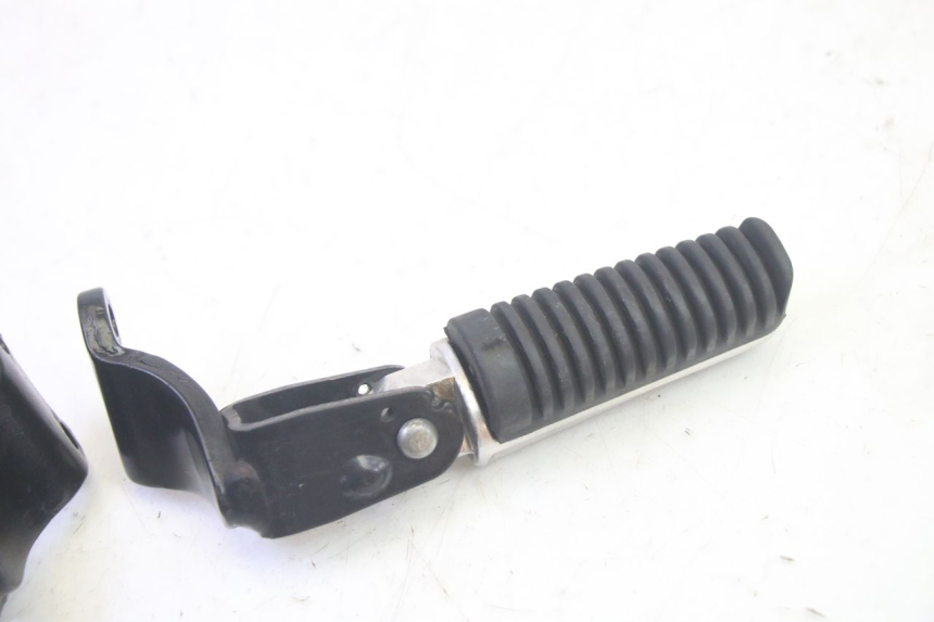 photo de PAR DE APOIOS DE PÉ TRASEIROS YAMAHA XMAX X-MAX 125 (2006 - 2009) - Outro ângulo de visão