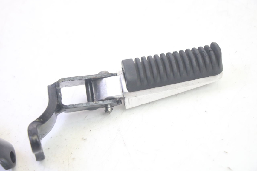 photo de PAR DE APOIOS DE PÉ TRASEIROS YAMAHA XMAX X-MAX 125 (2006 - 2009) - Pontos de fixação
