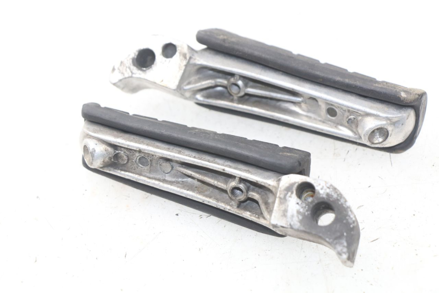 photo de PAR DE APOIOS DE PÉ TRASEIROS YAMAHA XJ600 XJ DIVERSION 600 (1992 - 1997) - Zoom do estado de desgaste