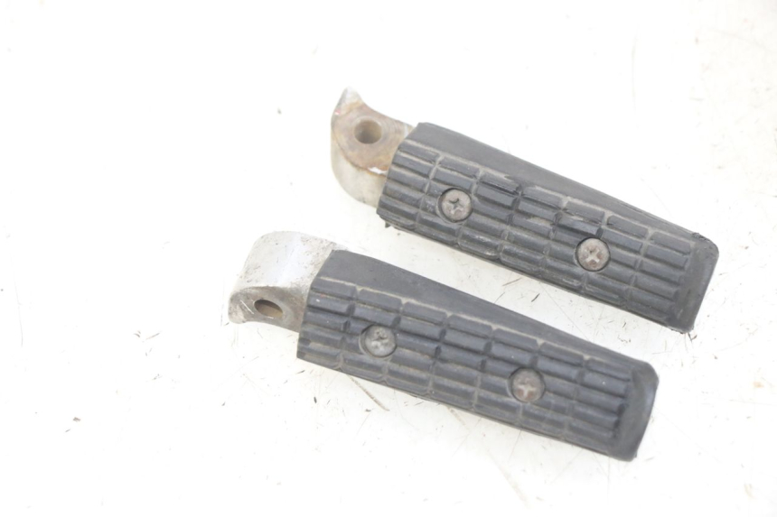 photo de PAR DE APOIOS DE PÉ TRASEIROS YAMAHA XJN DIVERSION 600 (2000 - 2003) - Detalhe da peça