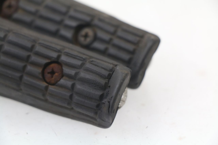 photo de PAR DE APOIOS DE PÉ TRASEIROS YAMAHA XJN XJ N DIVERSION 600 (1994 - 1997) - Detalhe da peça