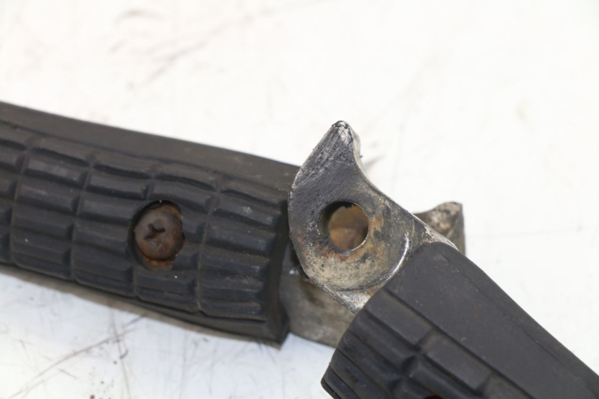 photo de PAR DE APOIOS DE PÉ TRASEIROS YAMAHA XJS DIVERSION 600 (1997 - 1999) - Outro ângulo de visão