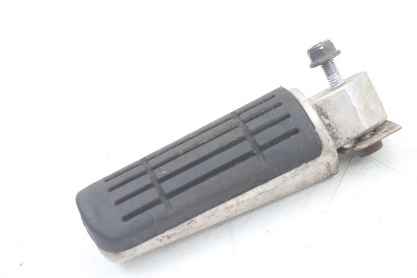 photo de PAR DE APOIOS DE PÉ TRASEIROS YAMAHA FZ6 FAZER S2 600 (2007 - 2011) - Zoom do estado de desgaste