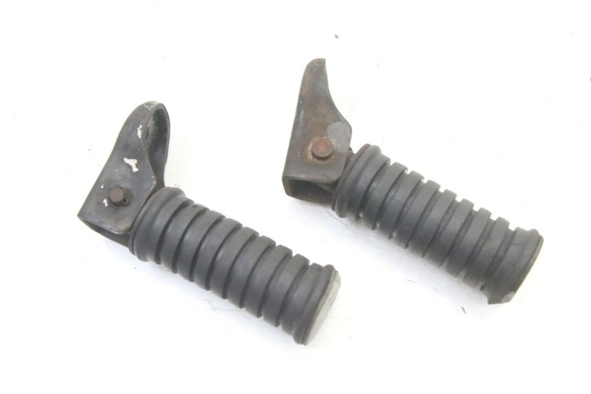photo de PAR DE APOIOS DE PÉ TRASEIROS YAMAHA SR 125 (1982 - 2003) - Outro ângulo de visão