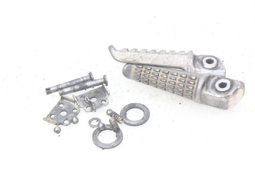 photo de PAR DE APOIOS DE PÉ TRASEIROS KAWASAKI Z S 750 (2003 - 2006) - Detalhe da peça