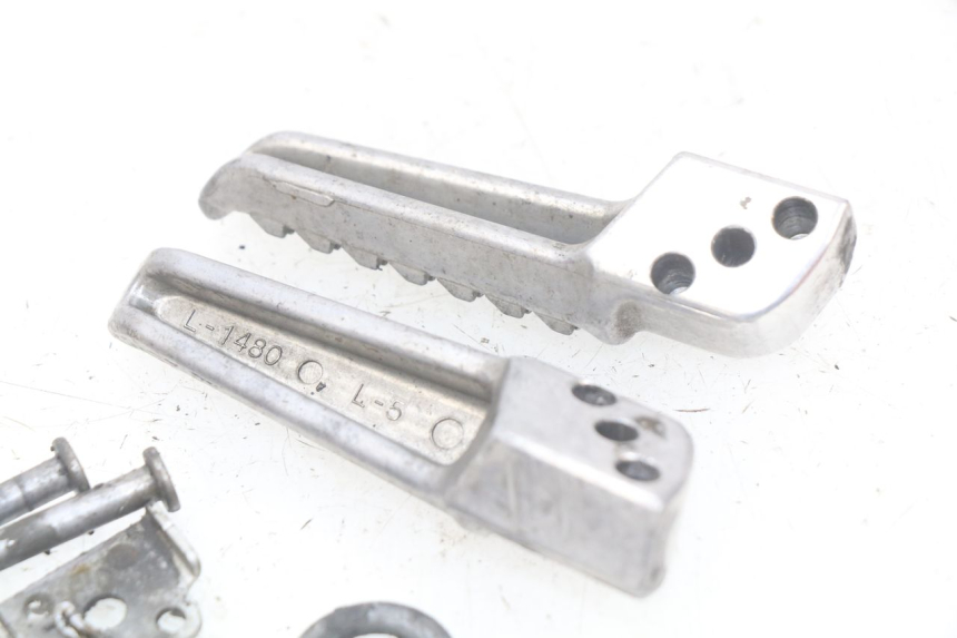 photo de PAR DE APOIOS DE PÉ TRASEIROS KAWASAKI Z S 750 (2003 - 2006) - Outro ângulo de visão
