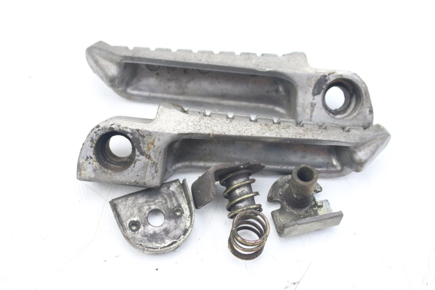 photo de PAR DE APOIOS DE PÉ TRASEIROS KAWASAKI ZZR 600 (1995 - 2004) - Outro ângulo de visão