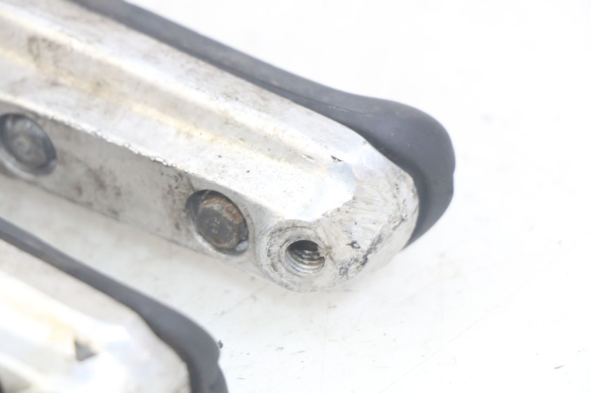photo de PAR DE APOIO PARA OS PÉS DIANTEIRO HONDA CBR F SC25 1000 (1989 - 1992) - Ampliação técnica