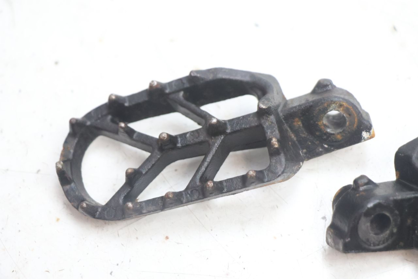 photo de PAR DE DESCANSAPIÉS DELANTEROS MINI MX DRIFT 150 - Detalhe da peça