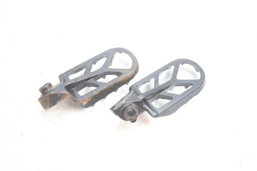 photo de PAR DE DESCANSAPIÉS DELANTEROS MINI MX DRIFT 150 - Pontos de fixação