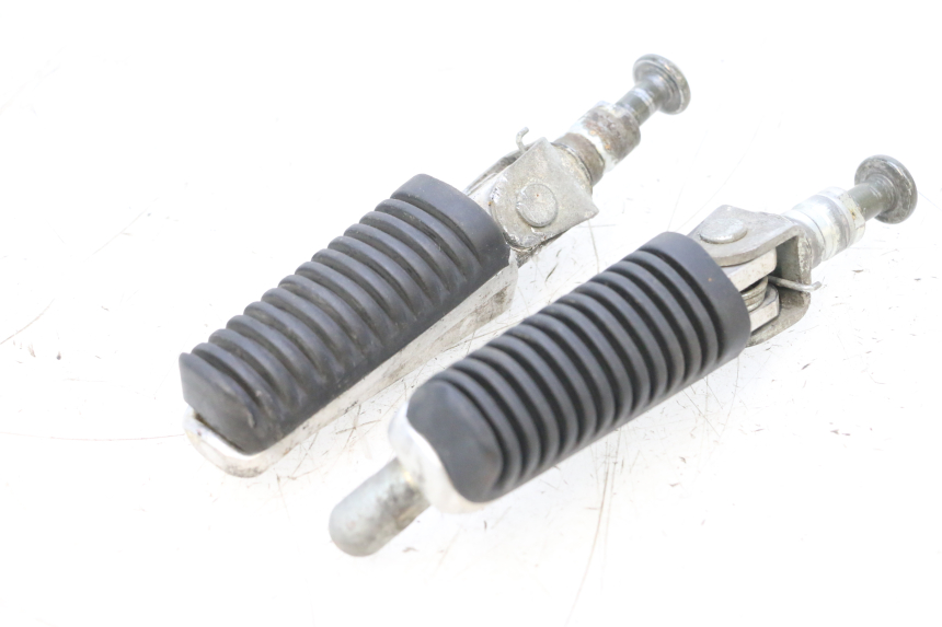 photo de PAR DE APOIO PARA OS PÉS DIANTEIRO YAMAHA FZS FAZER 600 (1998 - 2001) - Vista principal
