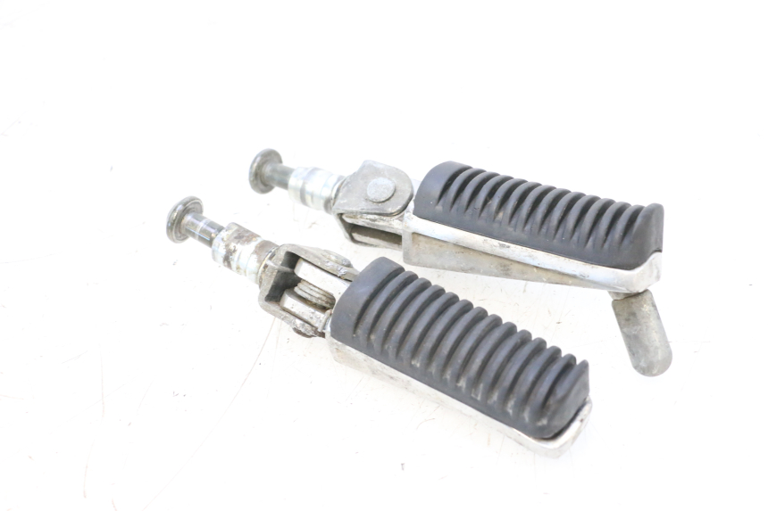 photo de PAR DE APOIO PARA OS PÉS DIANTEIRO YAMAHA FZS FAZER 600 (1998 - 2001) - Detalhe da peça