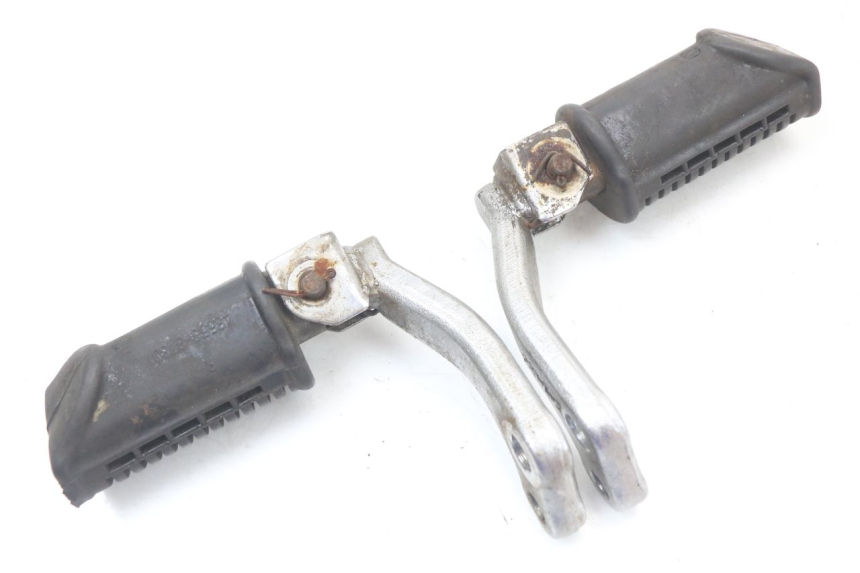 photo de PAR DE APOIOS DE PÉ DIANTEIROS SUZUKI GN 125 (1997 - 2000) - Vista geral