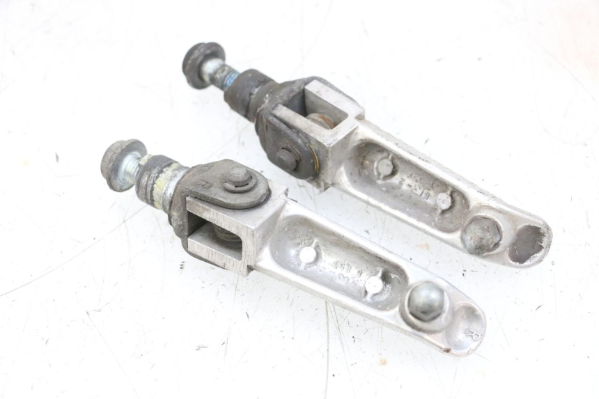 photo de PAR DE APOIO PARA OS PÉS DIANTEIRO SUZUKI GSXR GSX-R 1000 (2003 - 2004) - Outro ângulo de visão