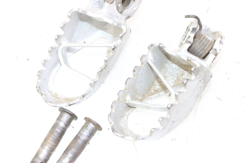 photo de PAR DE APOIOS DE PÉ DIANTEIROS KAWASAKI KX 65 (2000 - 2019) - Pontos de fixação