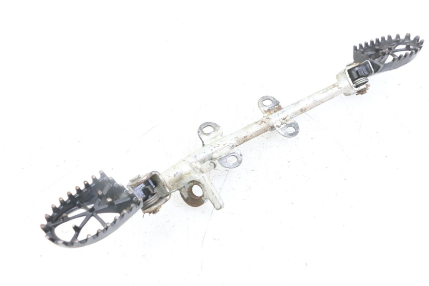 photo de PAR DE APOIO PARA OS PÉS DIANTEIRO APOLLO RFZ 125 - Pontos de fixação