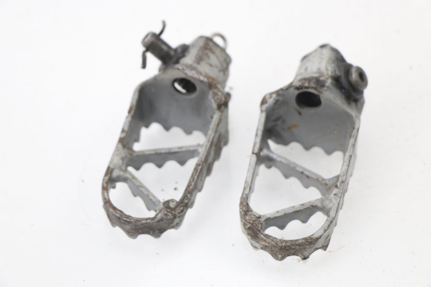 photo de PAR DE APOIO PARA OS PÉS DIANTEIRO KTM SX 65 (2003 - 2008) - Detalhe da peça