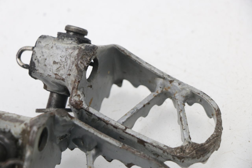 photo de PAR DE APOIO PARA OS PÉS DIANTEIRO KTM SX 65 (2003 - 2008) - Outro ângulo de visão