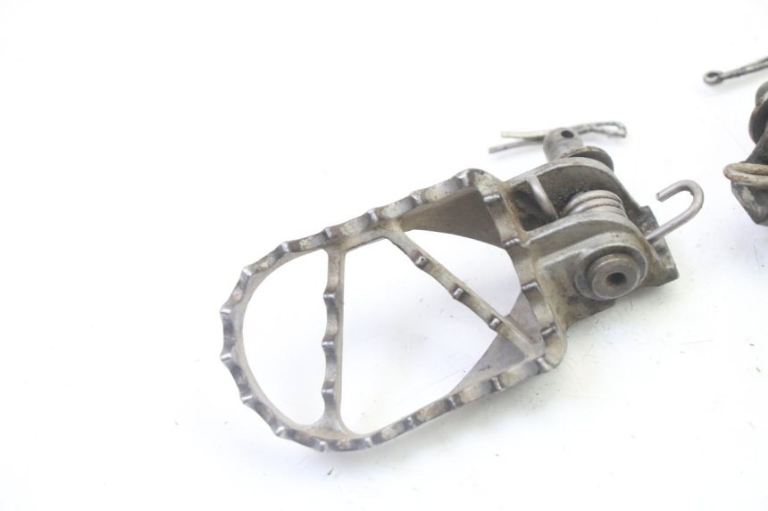 photo de PAR DE APOIO PARA OS PÉS DIANTEIRO KTM SX 85 (2013 - 2017) - Detalhe da peça
