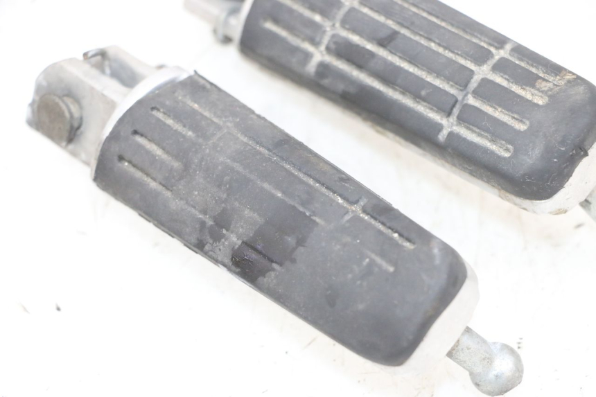 photo de PAR DE APOIO PARA OS PÉS DIANTEIRO YAMAHA TDM ABS 900 (2002 - 2014) - Outro ângulo de visão