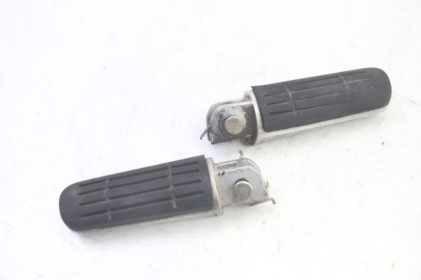 photo de PAR DE APOIO PARA OS PÉS DIANTEIRO YAMAHA TDM ABS 900 (2002 - 2014) - Outro ângulo de visão