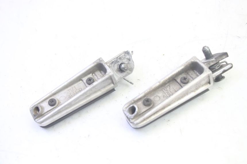 photo de PAR DE APOIO PARA OS PÉS DIANTEIRO YAMAHA TDM ABS 900 (2002 - 2014) - Pontos de fixação