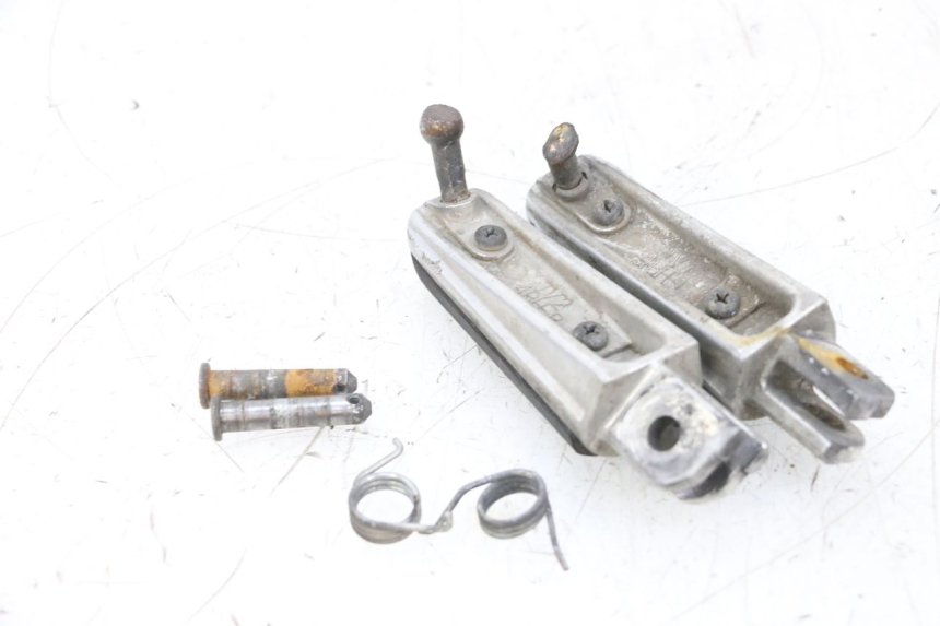 photo de PAR DE APOIO PARA OS PÉS DIANTEIRO YAMAHA TDM ABS 900 (2002 - 2014) - Outro ângulo de visão