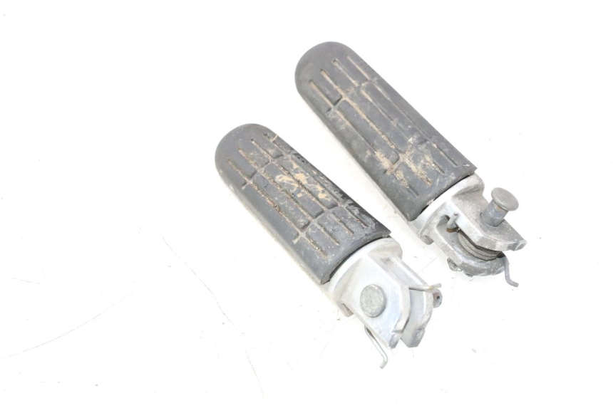 photo de PAR DE APOIO PARA OS PÉS DIANTEIRO YAMAHA TDM ABS 900 (2002 - 2014) - Zoom do estado de desgaste