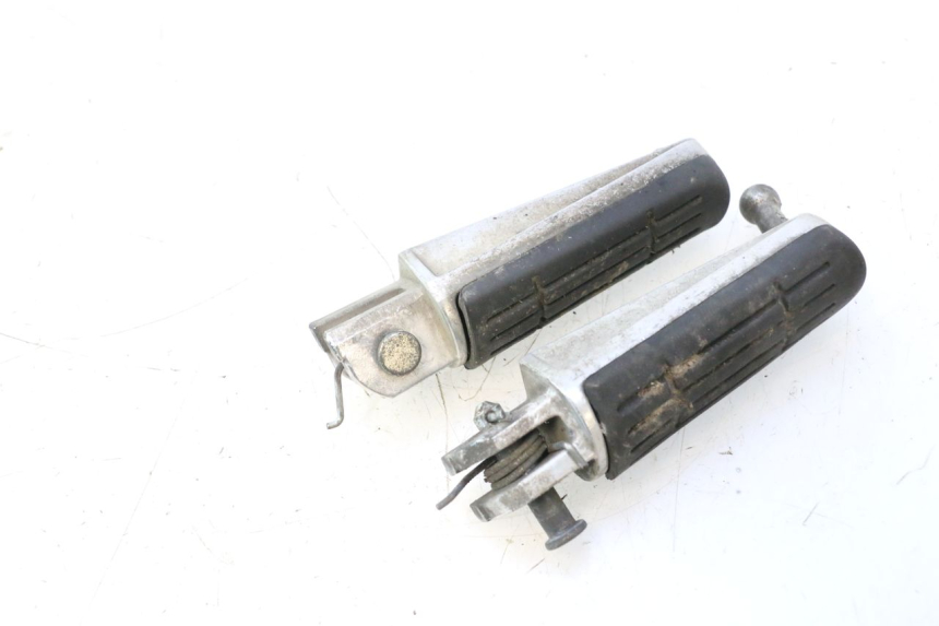 photo de PAR DE APOIO PARA OS PÉS DIANTEIRO YAMAHA TDM ABS 900 (2002 - 2014) - Estado da superfície