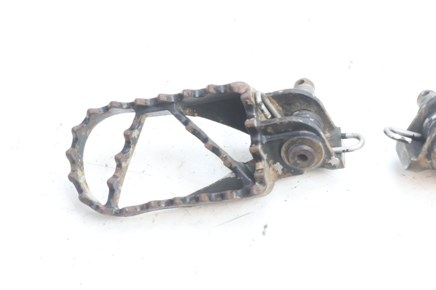 photo de PAR DE DESCANSAPIÉS DELANTEROS HUSABERG TE 250 (2011 - 2014) - Ampliação técnica