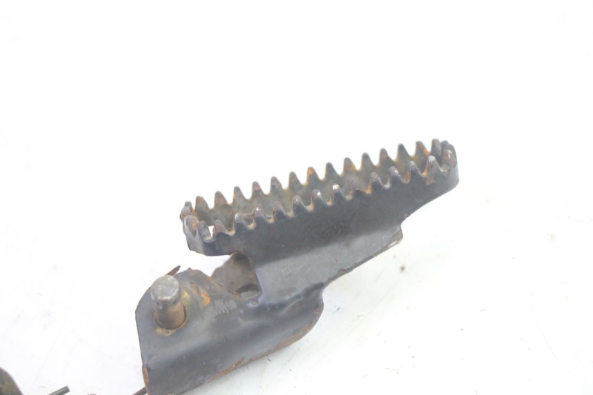 photo de PAR DE APOIO PARA OS PÉS DIANTEIRO KSR TR SM 50 (2015 - 2018) - Pontos de fixação