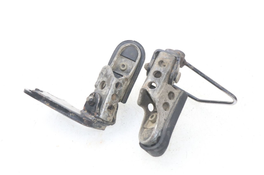 photo de PAR DE APOIO PARA OS PÉS DIANTEIROS YAMAHA TW 125 (1998 - 2002) - Detalhe da peça