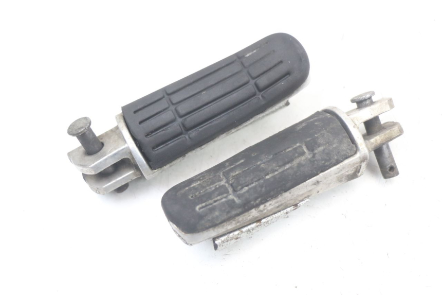 photo de PAR DE APOIO PARA OS PÉS DIANTEIRO YAMAHA FJR ABS 1300 (2006 - 2012) - Detalhe da peça